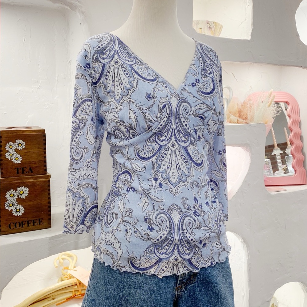 Y2K Light Blue Paisley Mesh 3 Quarter Length Sleeve V Neck Top with Lettuce Trim